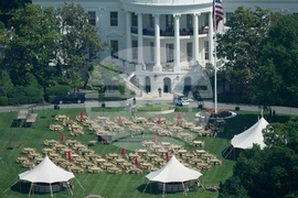 Trump South Lawn