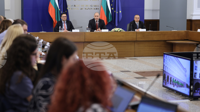 PM Radev, Retail Chains Execs Discuss Food Prices