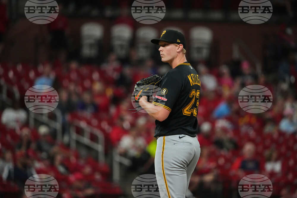 Pirates Cardinals Baseball