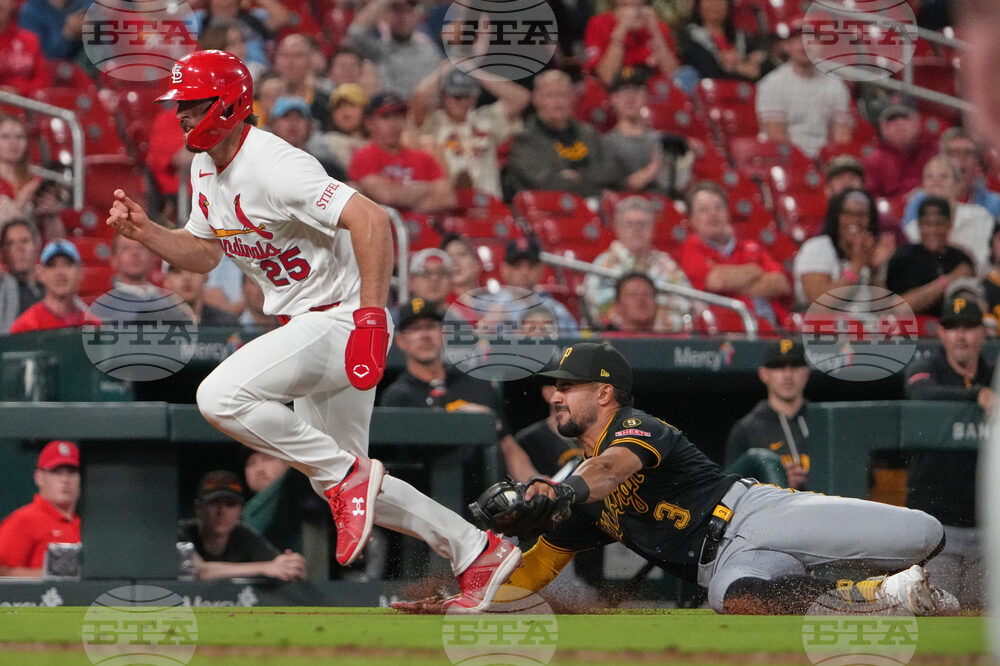 Pirates Cardinals Baseball