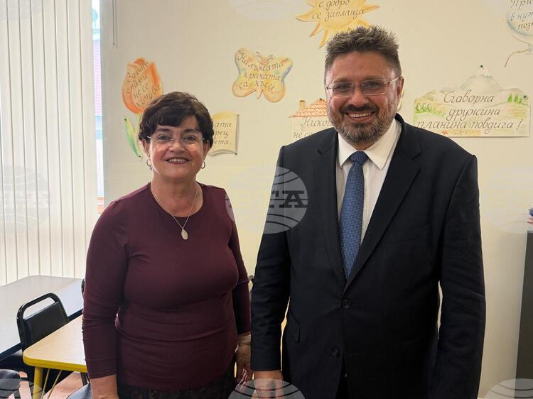 BTA Director General Presents Opportunities for News Distribution from Bulgarian Schools, Churches in Chicago