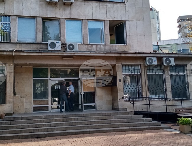 В Плевен бяха открити и насочени към екарисаж 120 килограма пилешко месо без маркировка, съобщиха от полицията