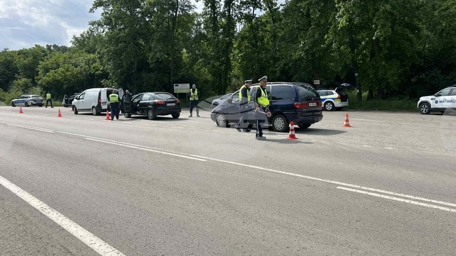 Полицията проверява водачи за алкохол, наркотици и правоспособност на пътя Велики Преслав - Търговище