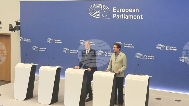 ЕС и САЩ направиха важна крачка към обновено търговско споразумение, заяви евродепутатът Бернд Ланге
