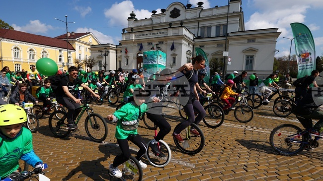 Олимпийски шампиони и популярни спортисти повеждат тази неделя Велошествие за по-чист въздух в София