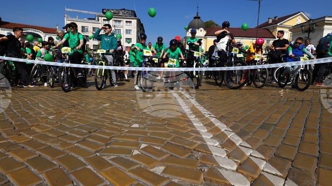 Повече от 2000 души се включиха във велошествие из София в годината на колоезденето