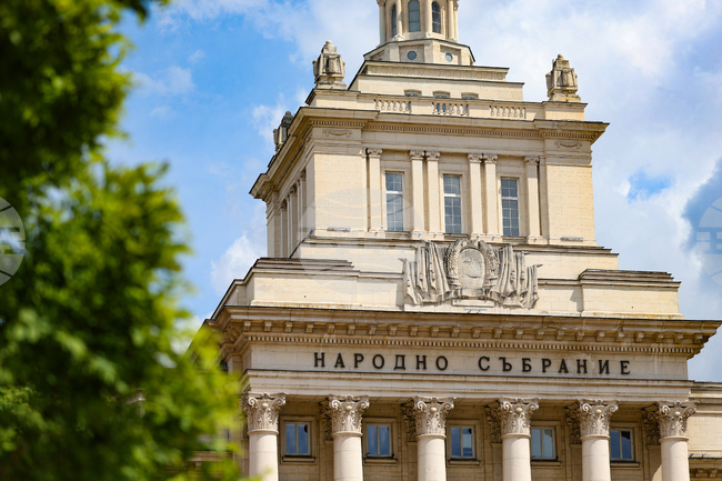 Депутатите създадоха 24 постоянни парламентарни комисии, от „Прогресивна България" оглавиха 15, а от опозицията - девет комисии