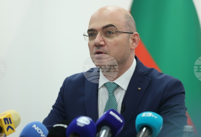 Илин Димитров представи Програмата за развитие на сектор „Туризъм“ и обяви, че ще работи и за възможността ваучерите за храна да могат да се използват и за туризъм
