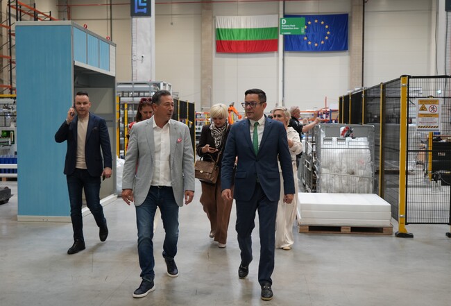 Държавата ще ускорява иновациите и няма да бъде спирачка за бизнеса, заяви вицепремиерът и икономически министър Александър Пулев