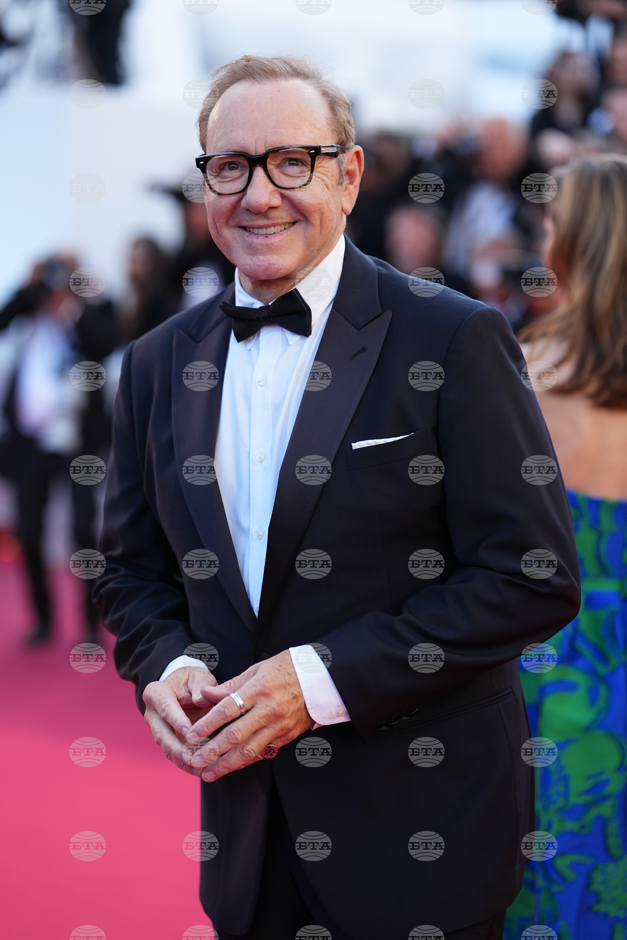 France Cannes 2026 De Gaulle: Tilting Iron Red Carpet