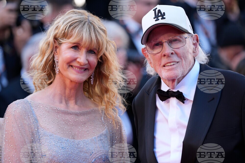 France Cannes 2026 De Gaulle: Tilting Iron Red Carpet
