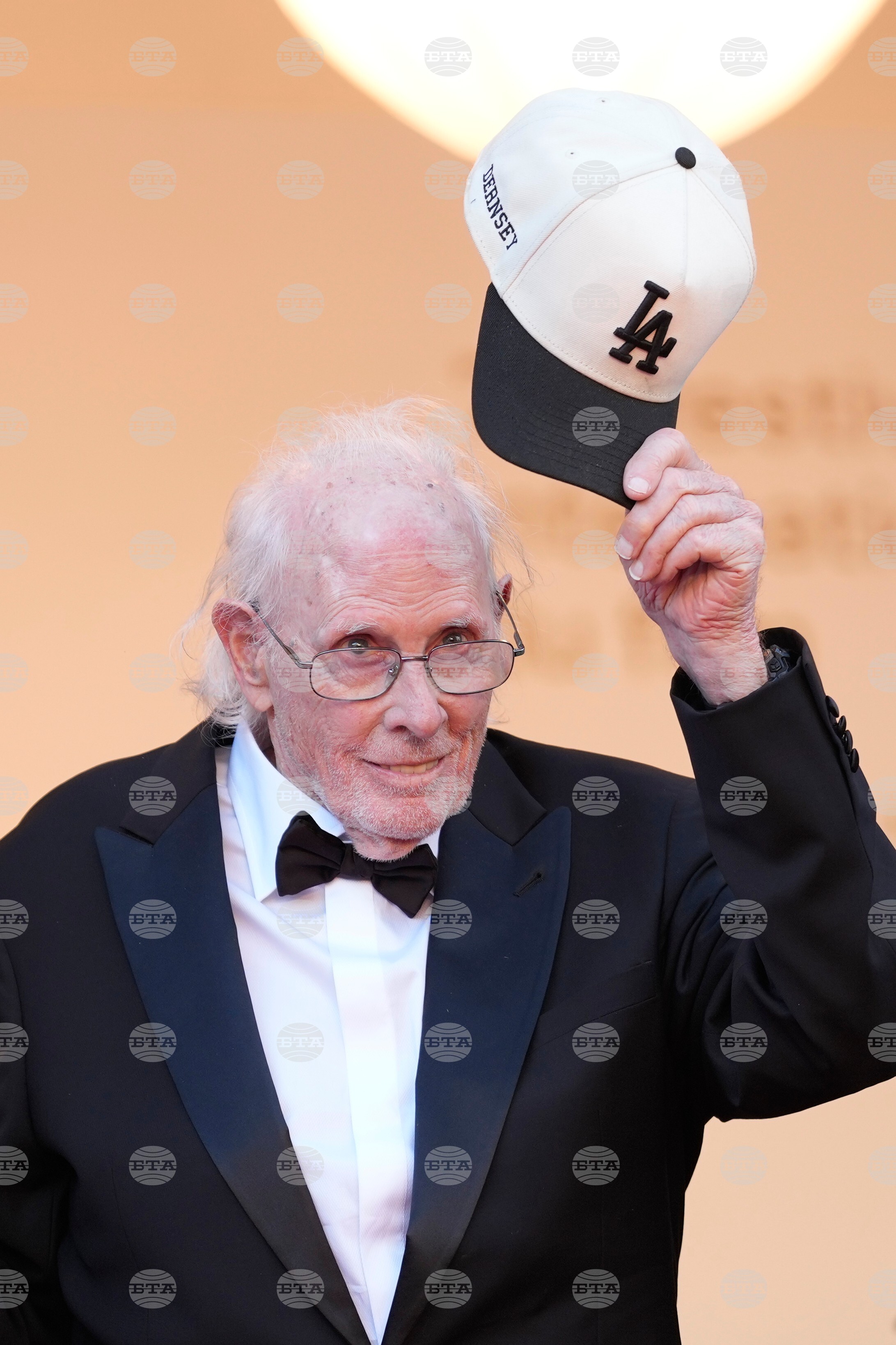 France Cannes 2026 De Gaulle: Tilting Iron Red Carpet