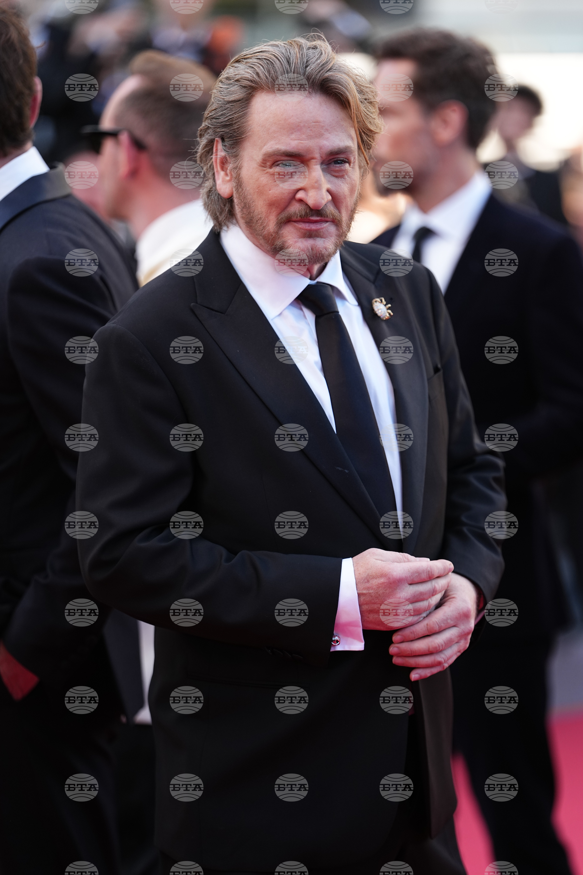 France Cannes 2026 De Gaulle: Tilting Iron Red Carpet