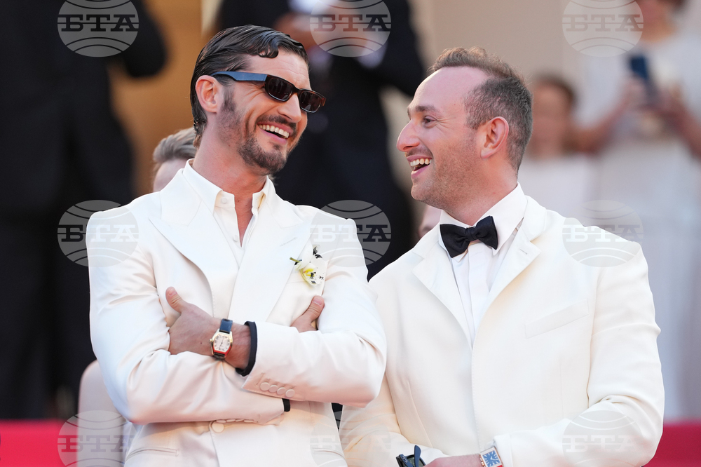 France Cannes 2026 De Gaulle: Tilting Iron Red Carpet