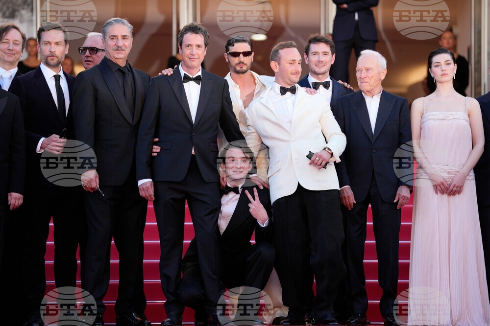 France Cannes 2026 De Gaulle: Tilting Iron Red Carpet