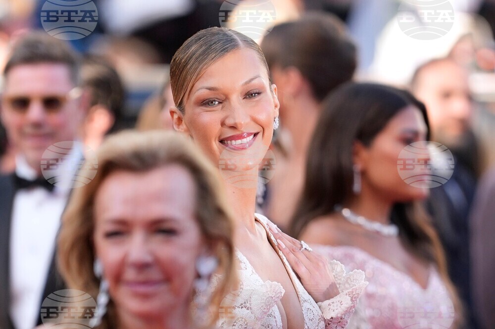 France Cannes 2026 De Gaulle: Tilting Iron Red Carpet