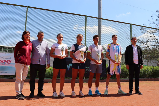 Община Хасково: Адрияно Дженев и Йоана Константинова спечелиха титлите в ITF турнира по тенис от категория J200 в Хасково