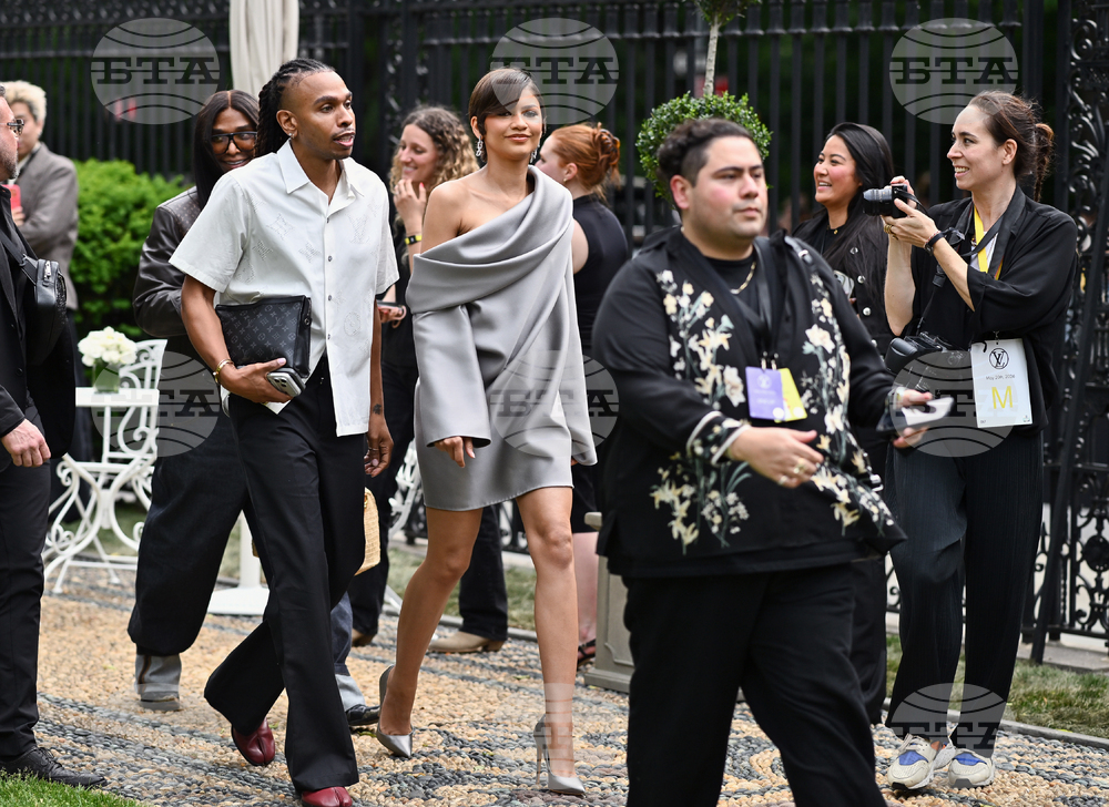Louis Vuitton Cruise 2027 Collection Fashion Show