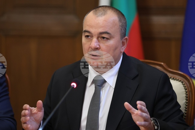 Амбицията ми е с моя екип да създадем абсолютна правна сигурност и предвидимост за земеделските производители, заяви министър Абровски
