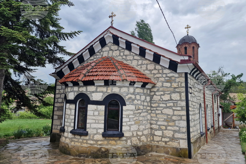 Село Осмар - Варненски и Великопреславски митрополит Йоан - литургия