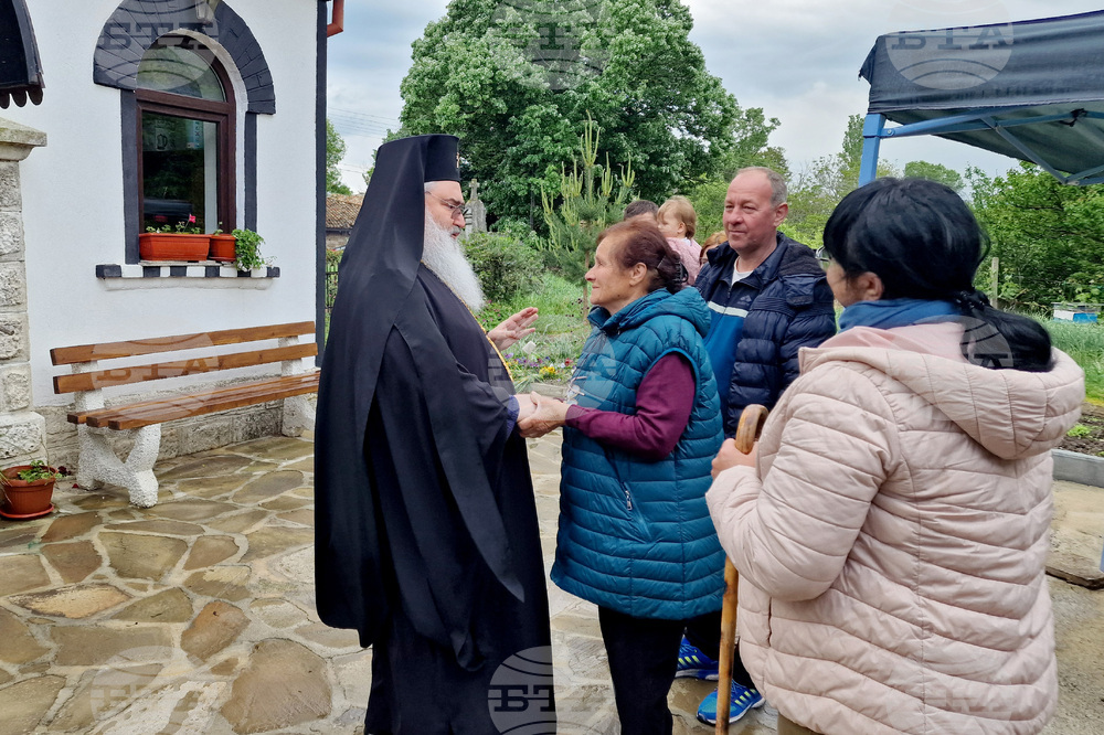 Село Осмар - Варненски и Великопреславски митрополит Йоан - литургия