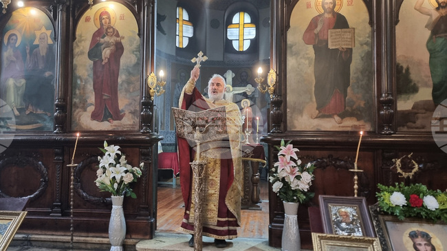 Възнесение Господне е празник на надеждата и напомняне за вечното обещание на Христос, каза отец Велико в храма „Св. Троица" в Добрич