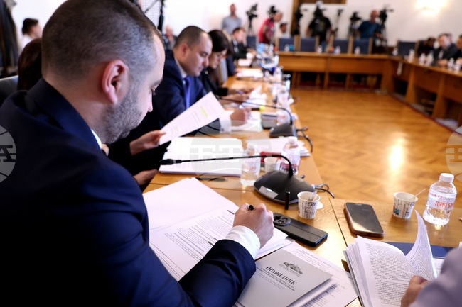 Временната комисия по правилника прие правилата за работа на 52-рото Народно събрание