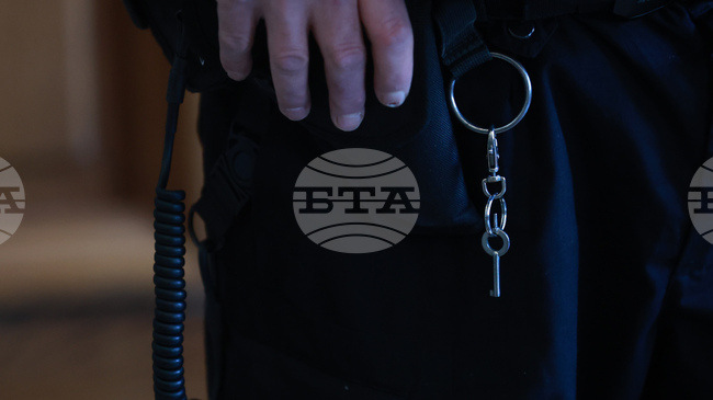 Трима мъже са задържани за притежание на наркотици при полицейска акция в област Ямбол