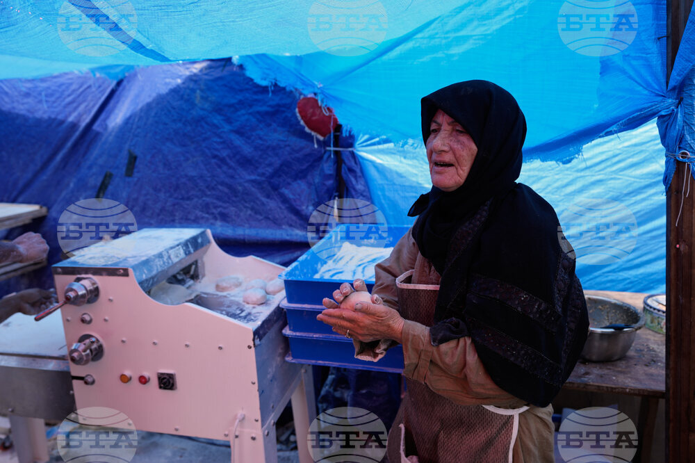 Lebanon Feeding the displaced