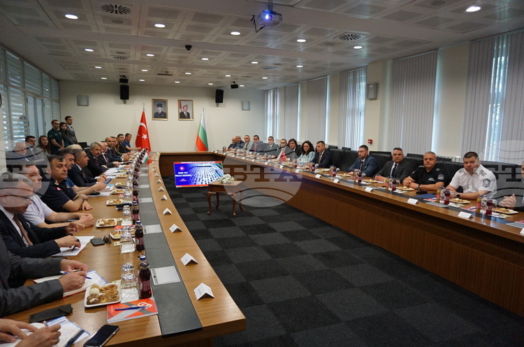 Bulgarian, Turkish Officials Discuss Measures to Speed Up Cross-Border Traffic