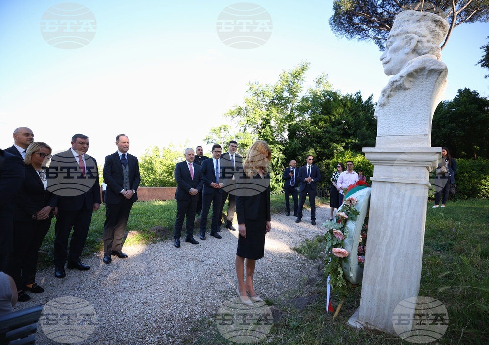 Италия - Рим - бюст-паметник на Капитан Петко войвода