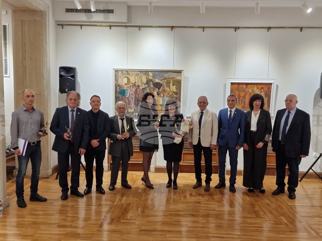 Във Велико Търново наградиха отличените с награда „Култура“ на Общината за ярки постижения в областта на изкуствата и културата