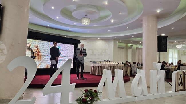 Кметът на Кърджали награди учители, творци и дейци на културата 