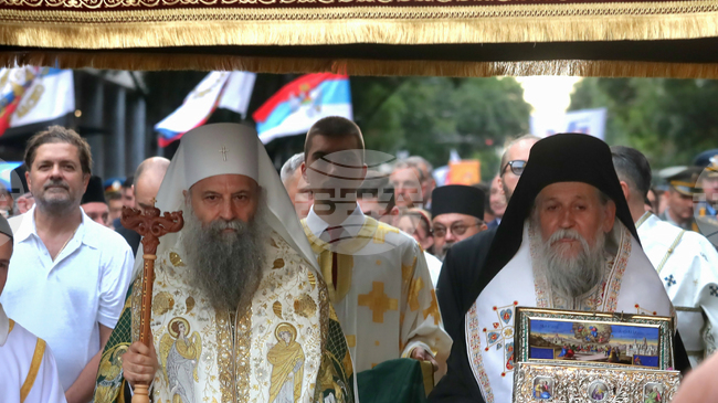 Около половин милион души се поклониха в Белград пред една от на-големите реликви на православието - Честния пояс на Св. Богородица 