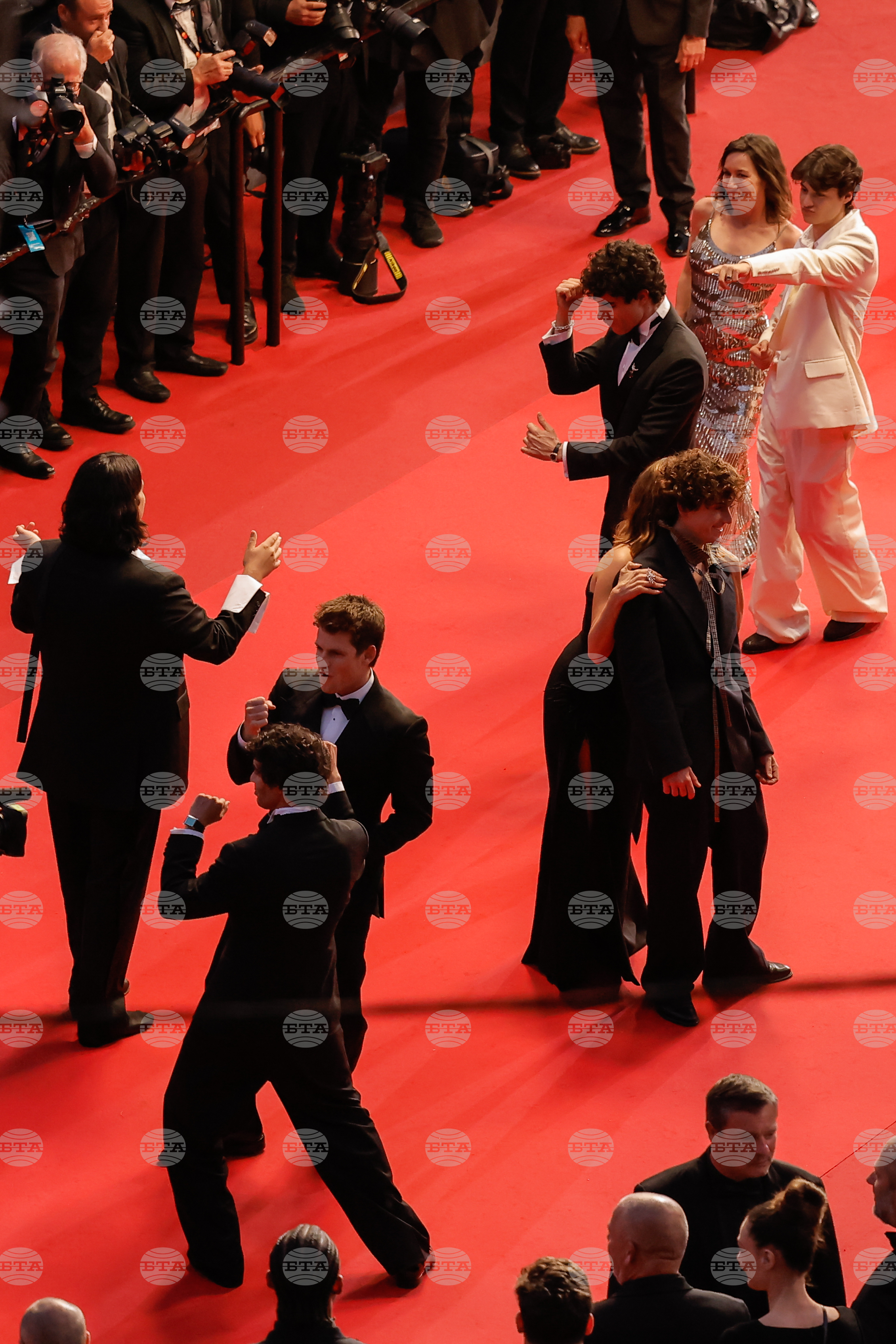 France Cannes 2026 La bola negra Departures