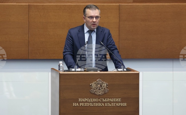 Justice Minister Insists that Countering Corruption Must Be Unconditional National Priority