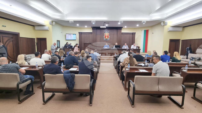Общинският съвет в Хасково отличи четирима дейци на образованието, науката и културата