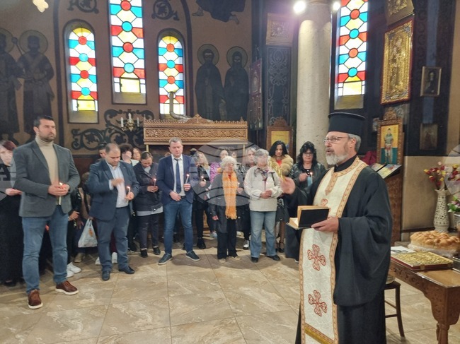 В Перник отслужиха молебен за 14-ата годишнина от земетресението от 22 май 2012 година