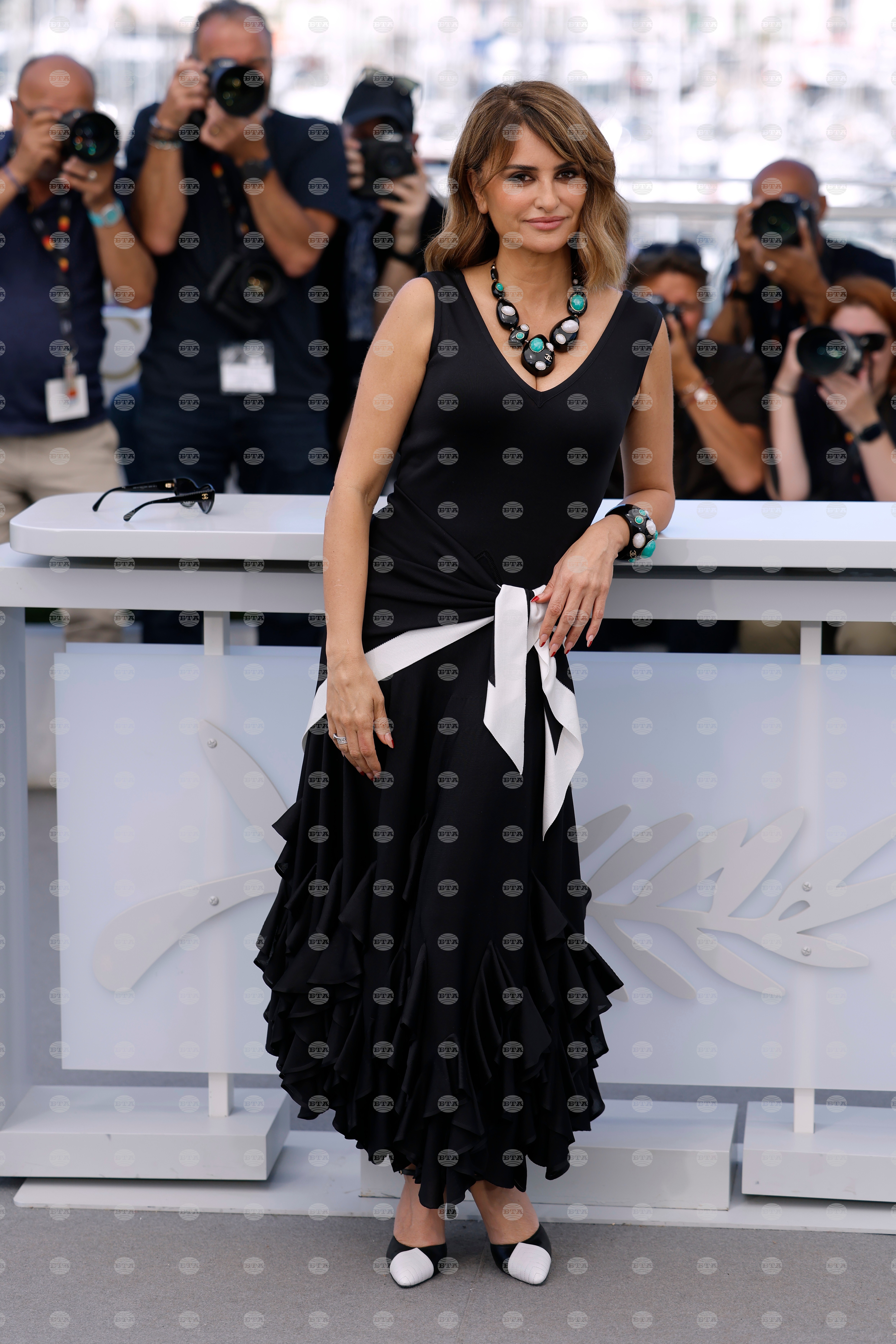 France Cannes 2026 La bola negra Photo Call