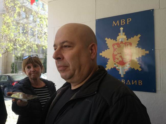 Мъж и жена, превозвали мигранти в линейка, са задържани край село Труд