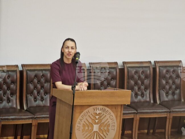 Чрез буквите, науката и просветата България е оставила своя отпечатък в историята, каза ректорът на Аграрен университет - Пловдив доц. Боряна Иванова