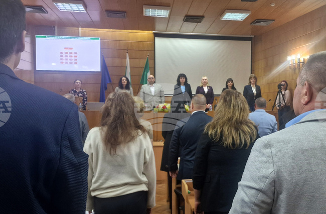 Школата по танци „Еми денс“ и солистката на Капанския ансамбъл Руска Станчева са новите носители на наградите на Община Разград за 24 май