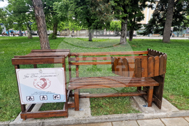 Търговище - пейка - кърмещи майки
