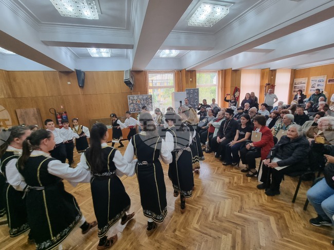 Музеят в Брезник представи изложбата „Дарители и дарения - живата памет на Граово“