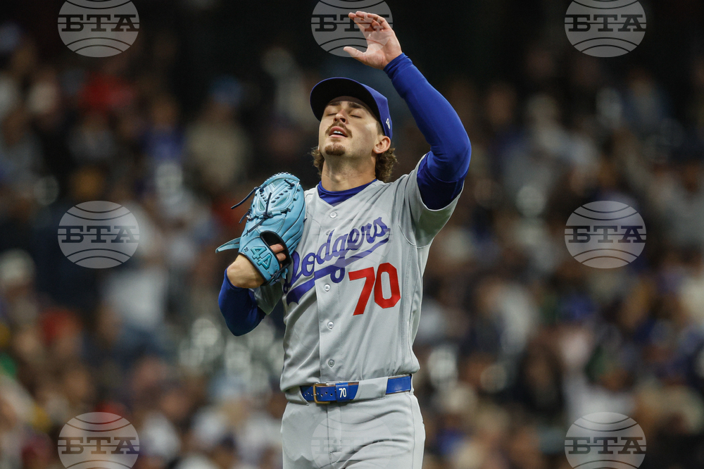 Dodgers Brewers Baseball
