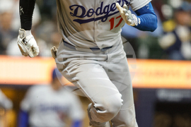 Dodgers Brewers Baseball