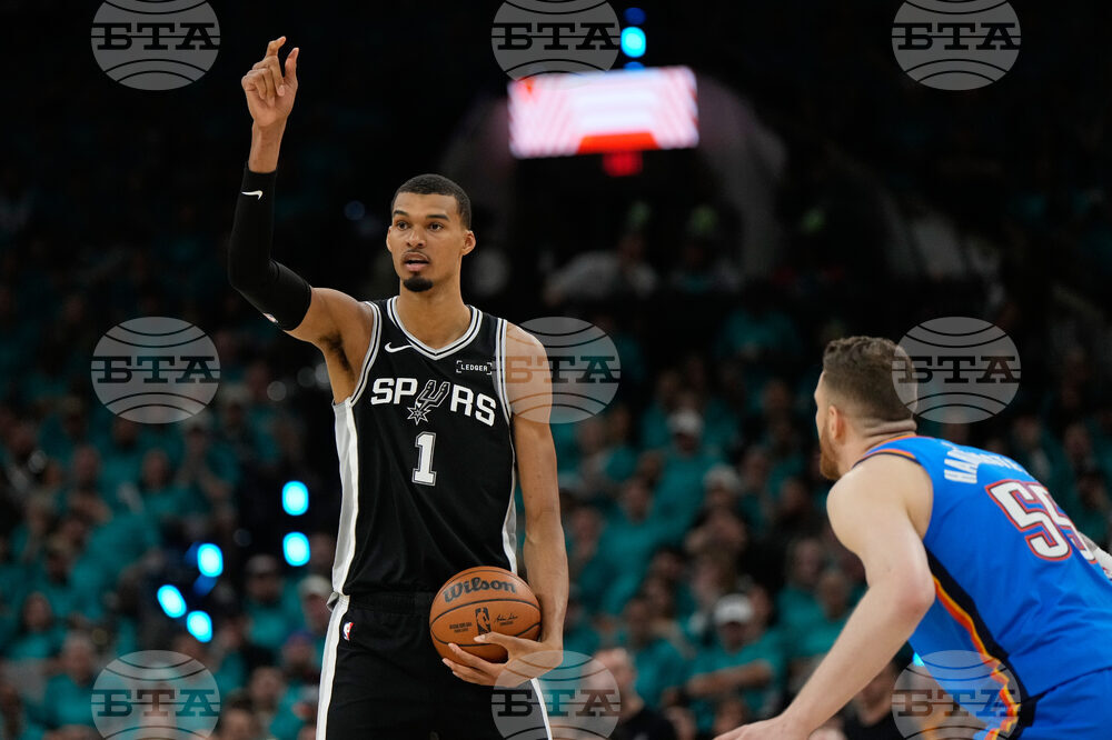 Thunder Spurs Basketball