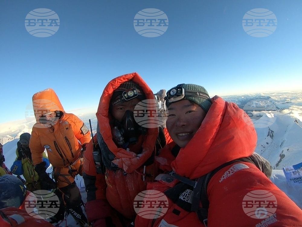Japan Nurse Climber