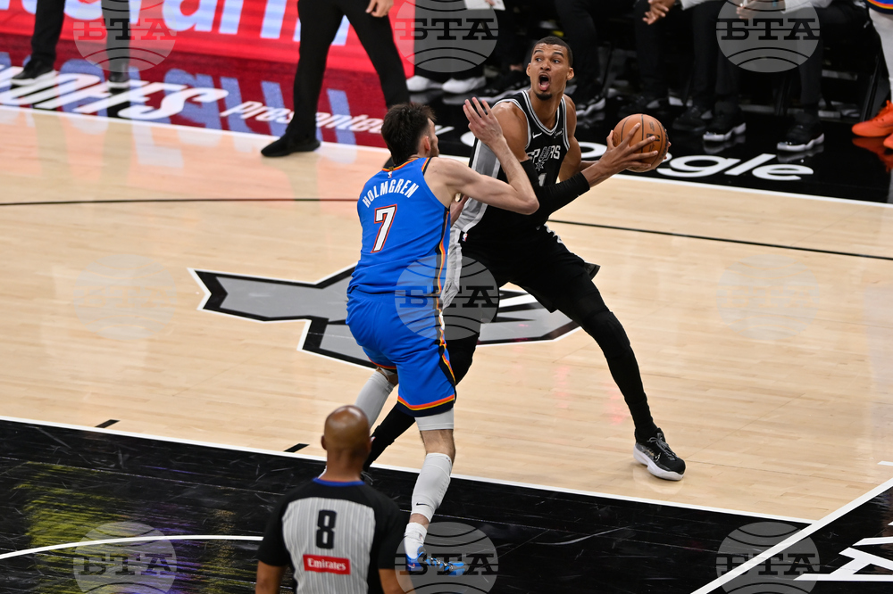 Thunder Spurs Basketball
