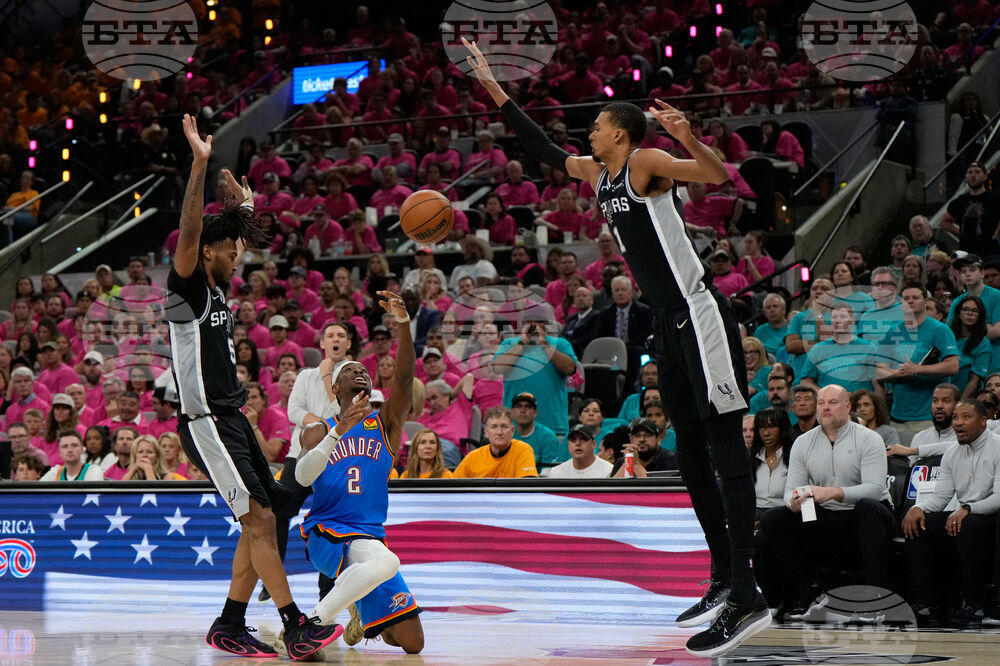 Thunder Spurs Basketball